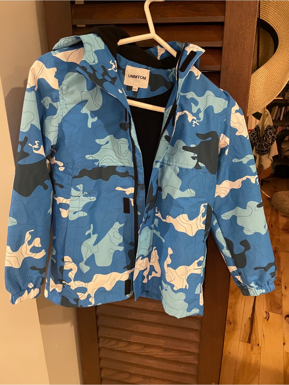 Boys Blue Camo Rain Jacket Size 8-9 Lightweight Hooded